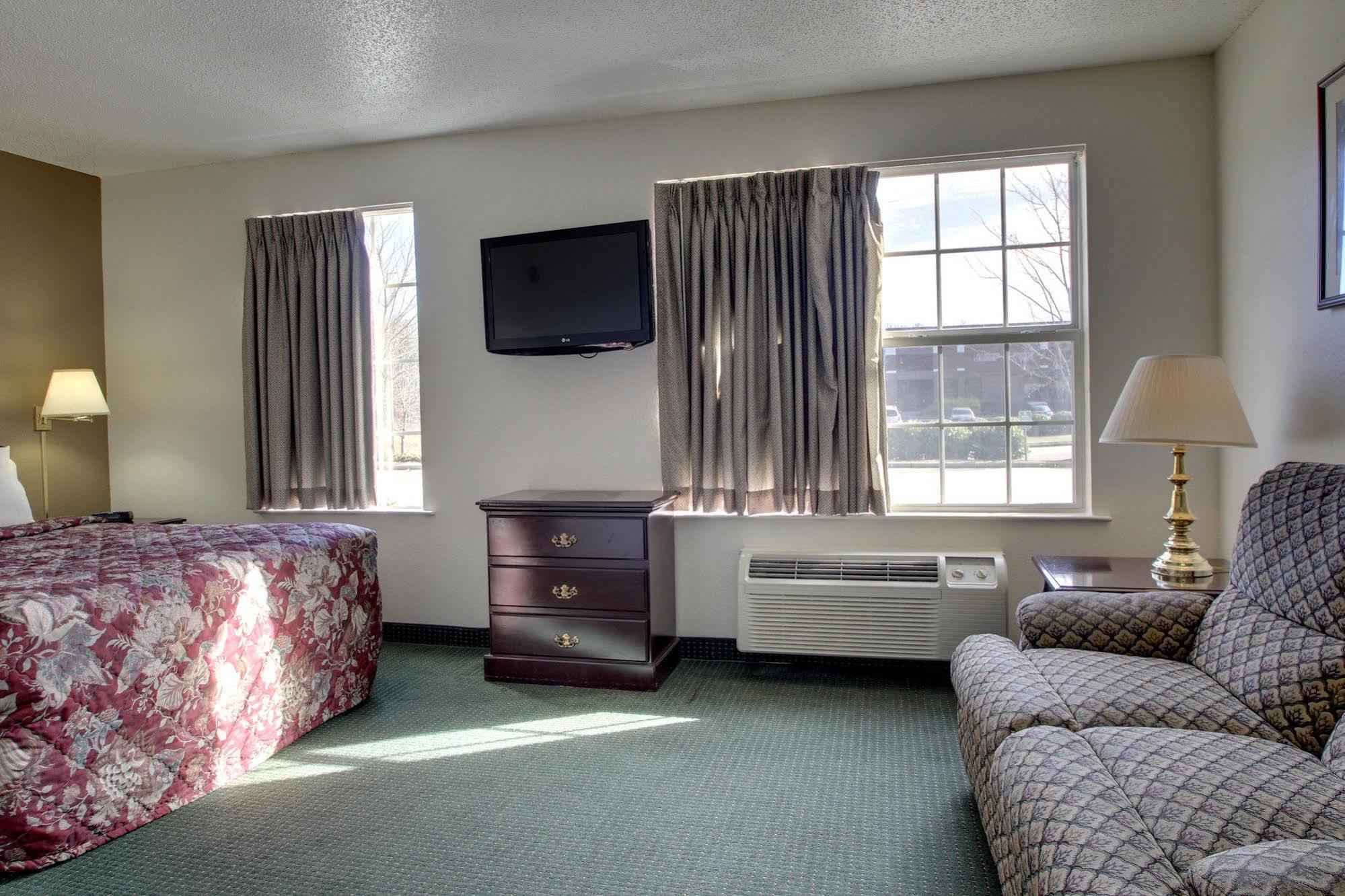 Intown Suites Extended Stay Greensboro Nc - Airport Exterior foto