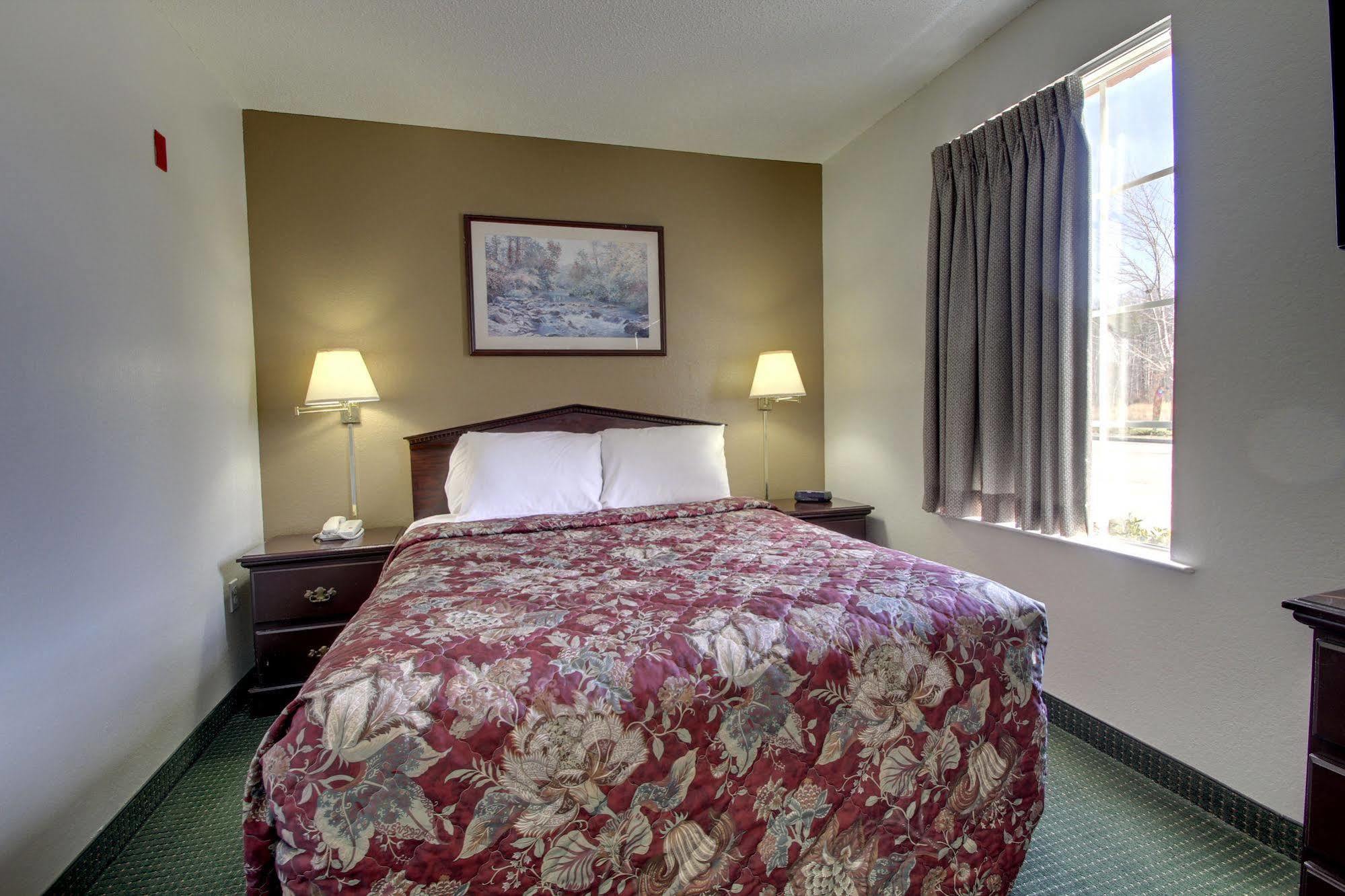 Intown Suites Extended Stay Greensboro Nc - Airport Exterior foto